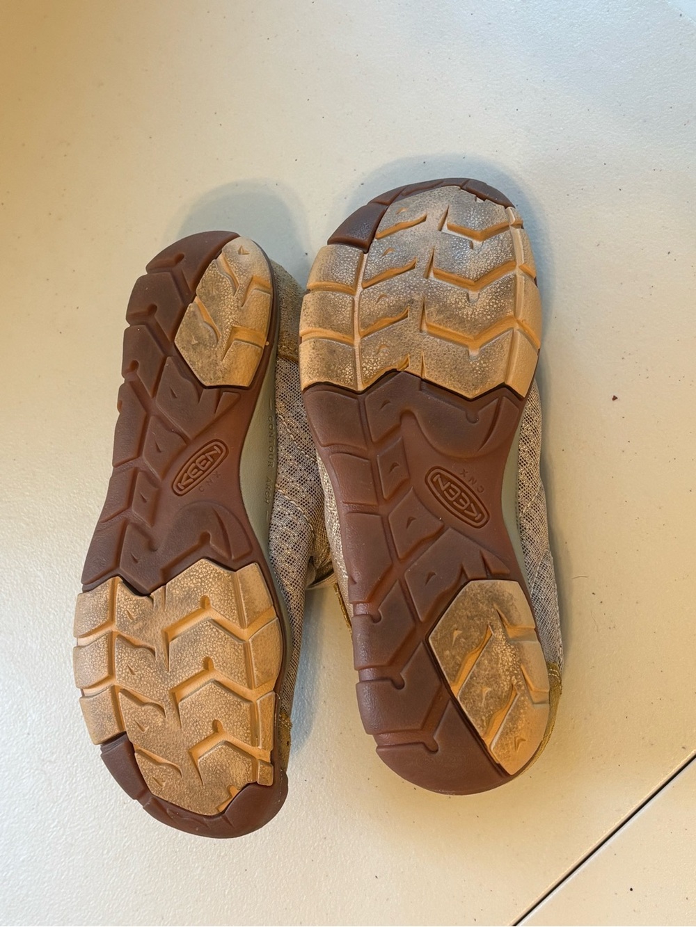 Keen Women's Beige/Tan Lace-Up Sneakers - Picture 6 of 6